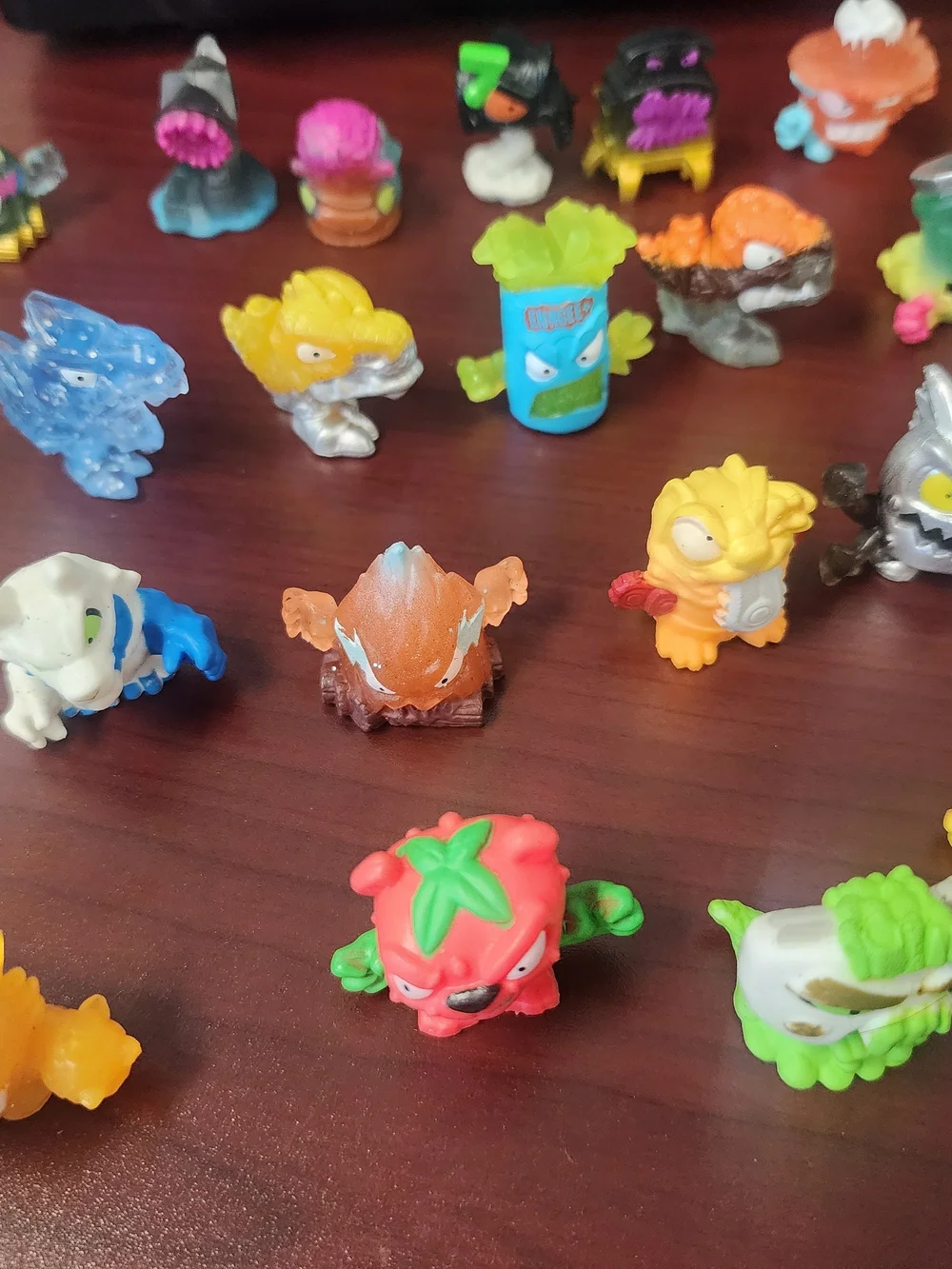 Mr BEAST LAB SWARMS Figures  Multi-Color Toy Figures
